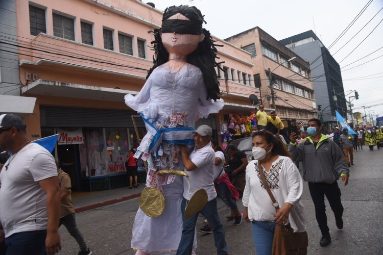 manifestacion-carlos-pineda-cc-emisoras-unidas13 | 