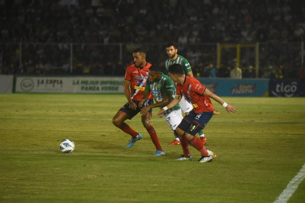 Partido entre Antigua GFC y Xelajú MC | 