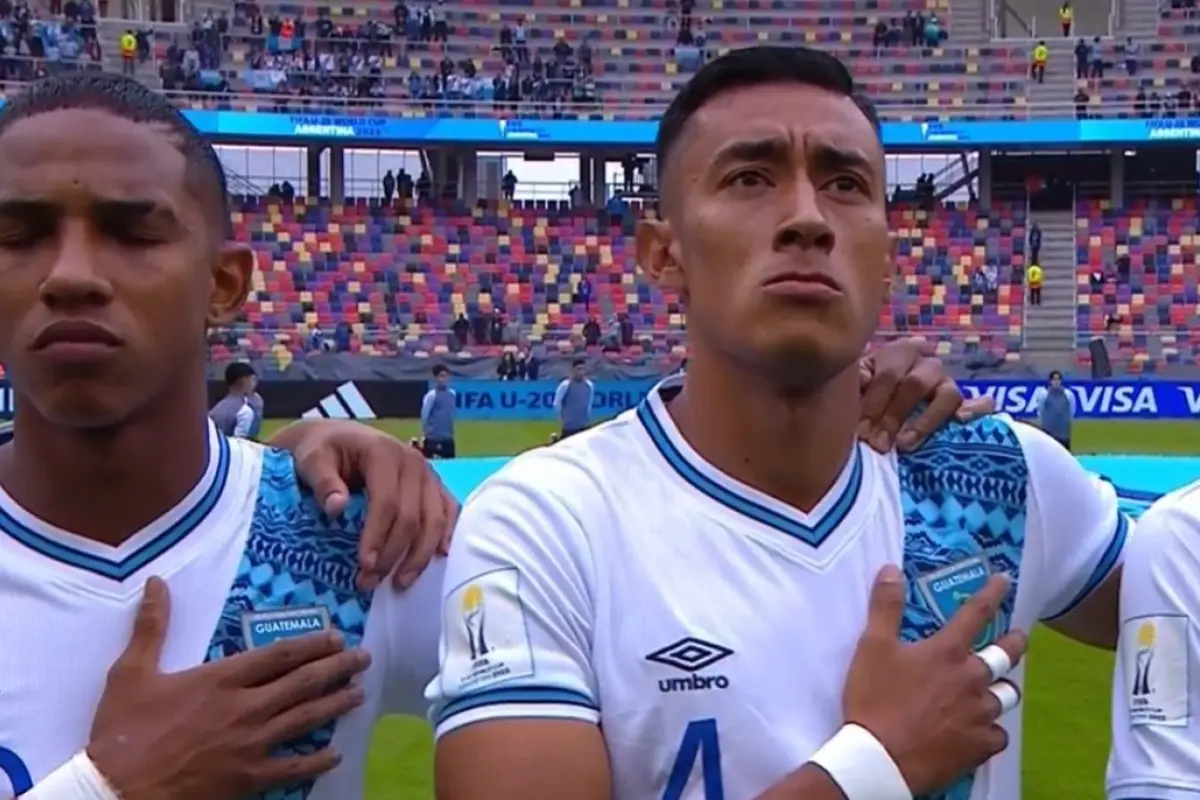 jugadores-de-Guatemala-lloran-durante-el-himno-en-el-mundial-3.jpg, 