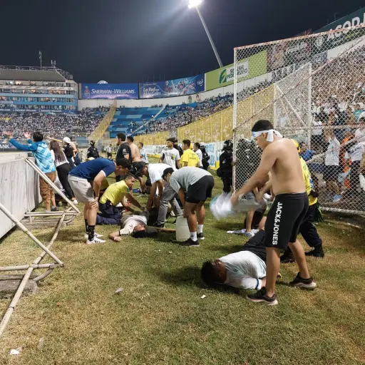 Tragedia en El Salvador: Varios fallecidos por estampida en el Cuscatlán ,