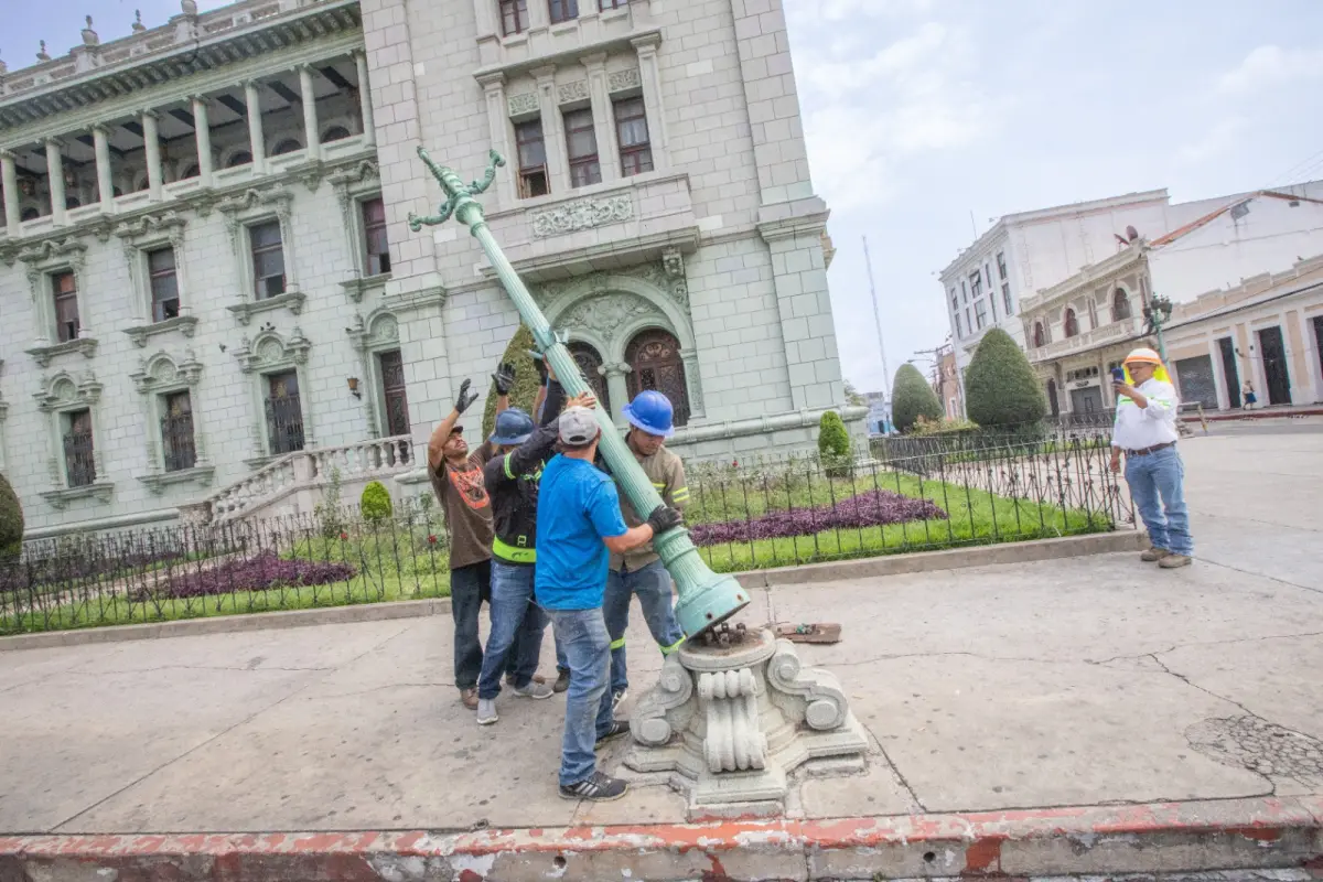 Postes de iluminación Palacio Nacional guatemala (2), 