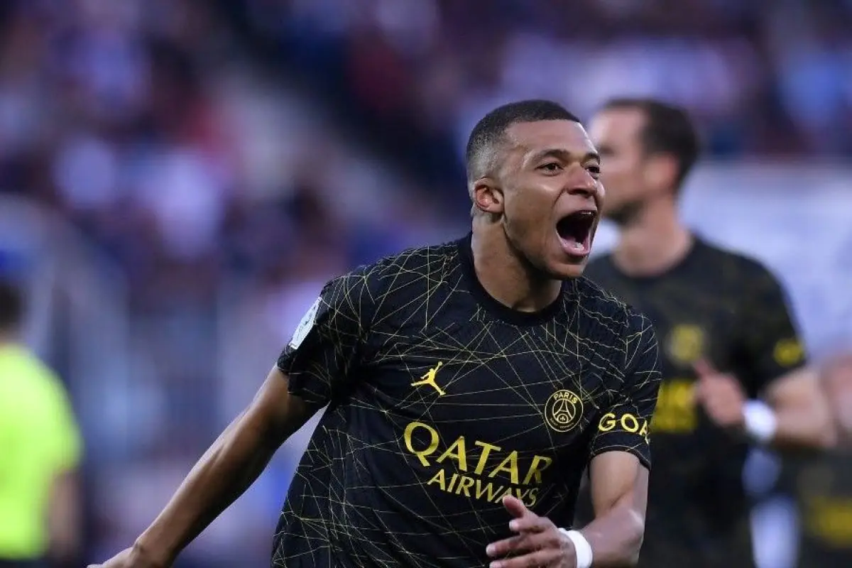 Mbappe-doblete-del-PSG-Auxerre.jpg, 