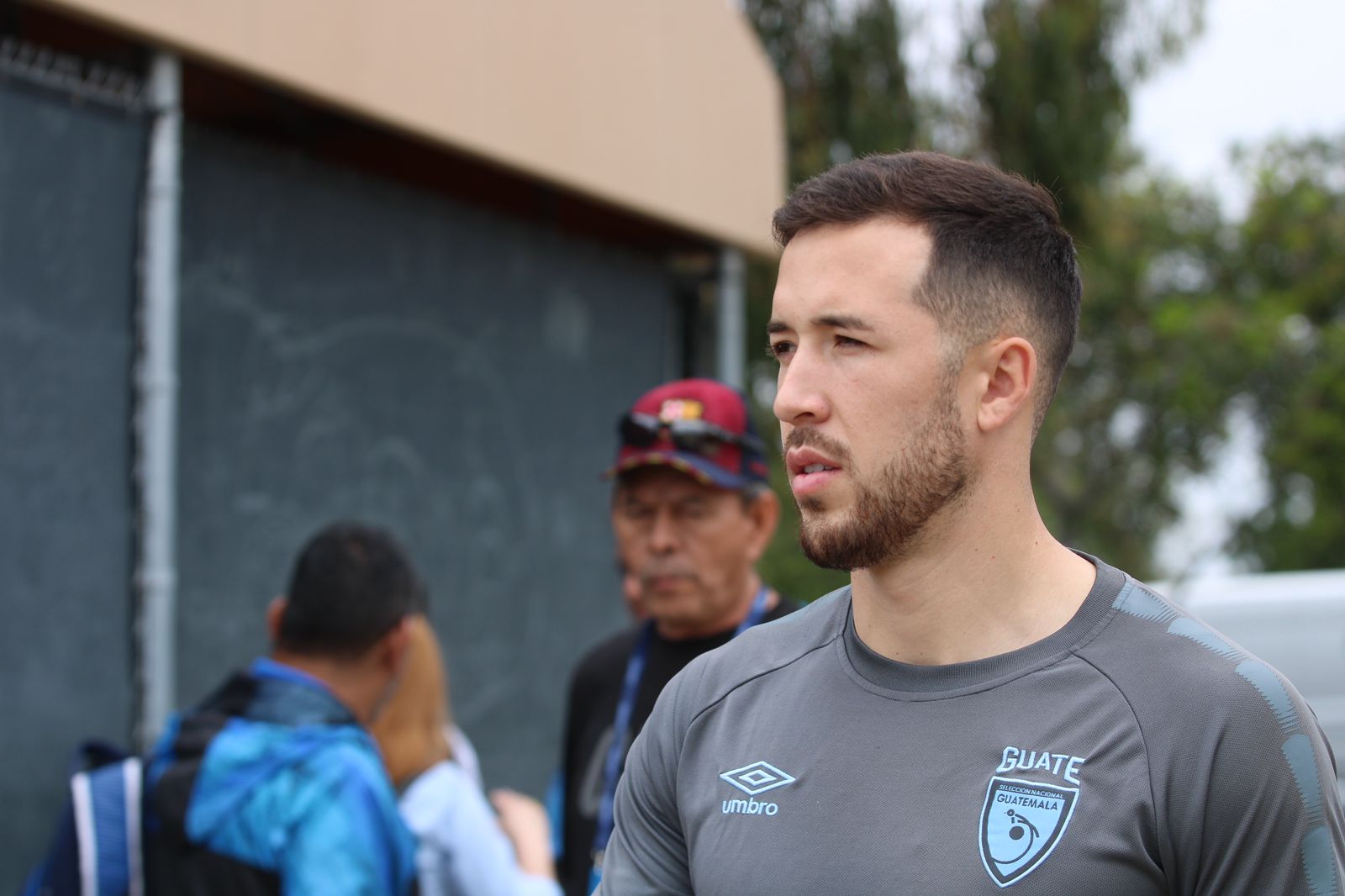 Aaron Herrera en sus primeros entrenos con la Selección de Guatemala | 