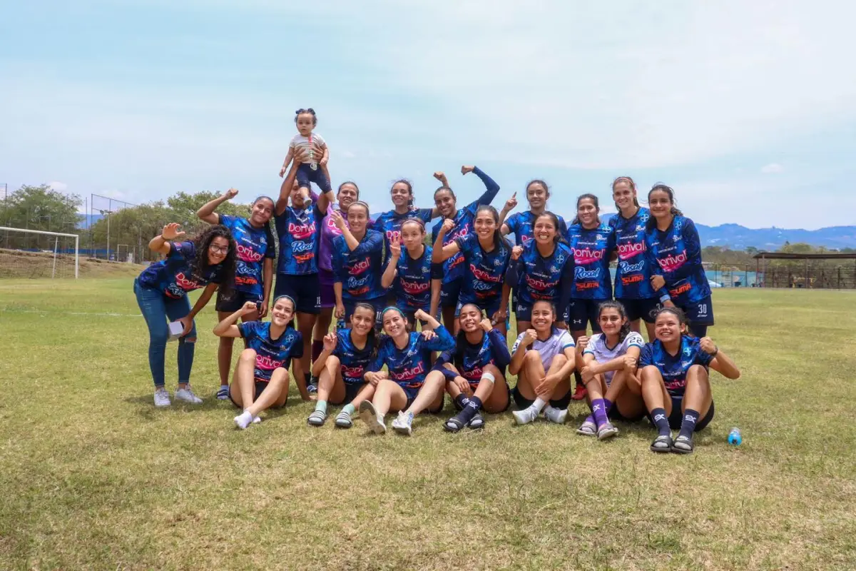 unifut campeonas del futbol femenino (1), 