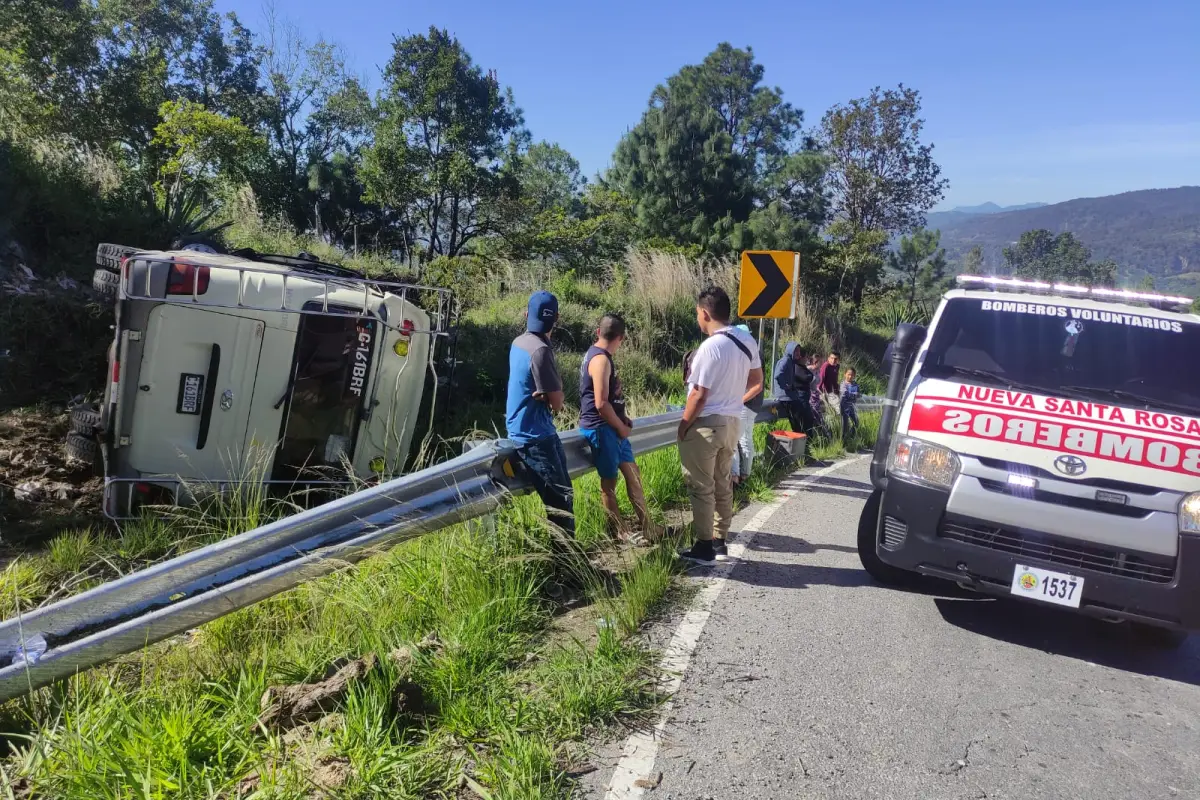 accidente microbus nueva santa rosa, 