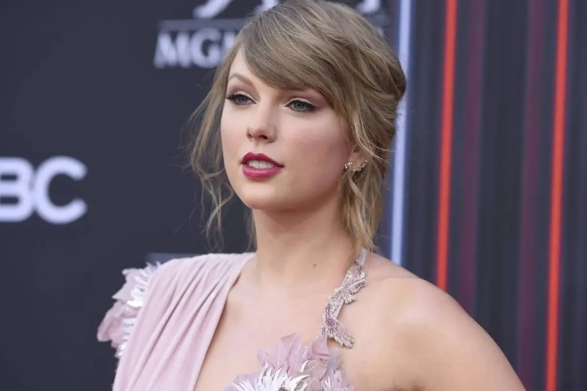 taylorswiftpubli-e0697fe076b1b62e8b990f7b18f40bc9.jpg, 
