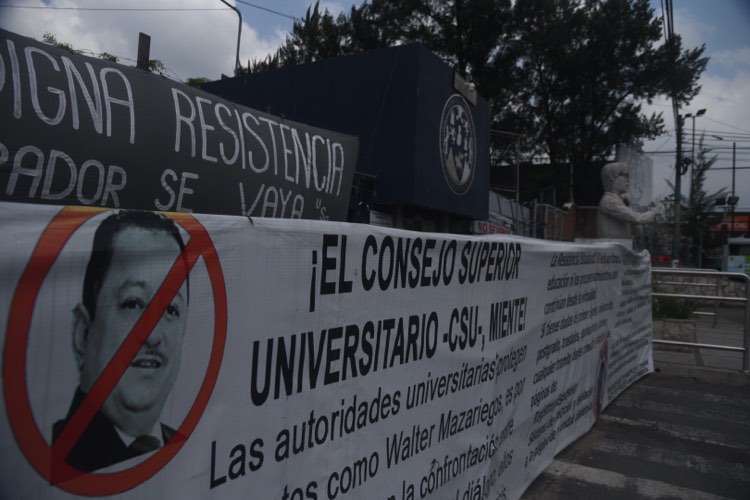 toma-instalaciones-estudiantes-usac-rector-emisoras-unidas3 | 