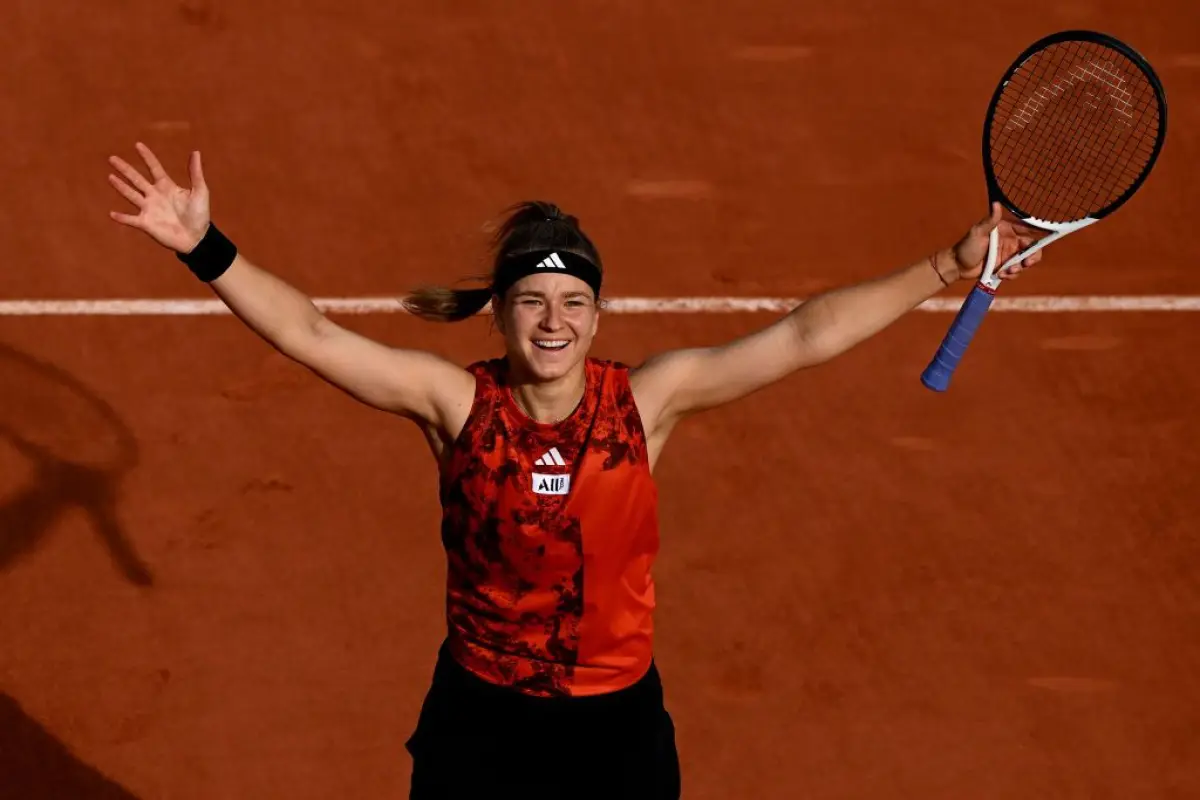 karolina-muchova-finalista-roland-garros-junio-2023-2.jpg, 