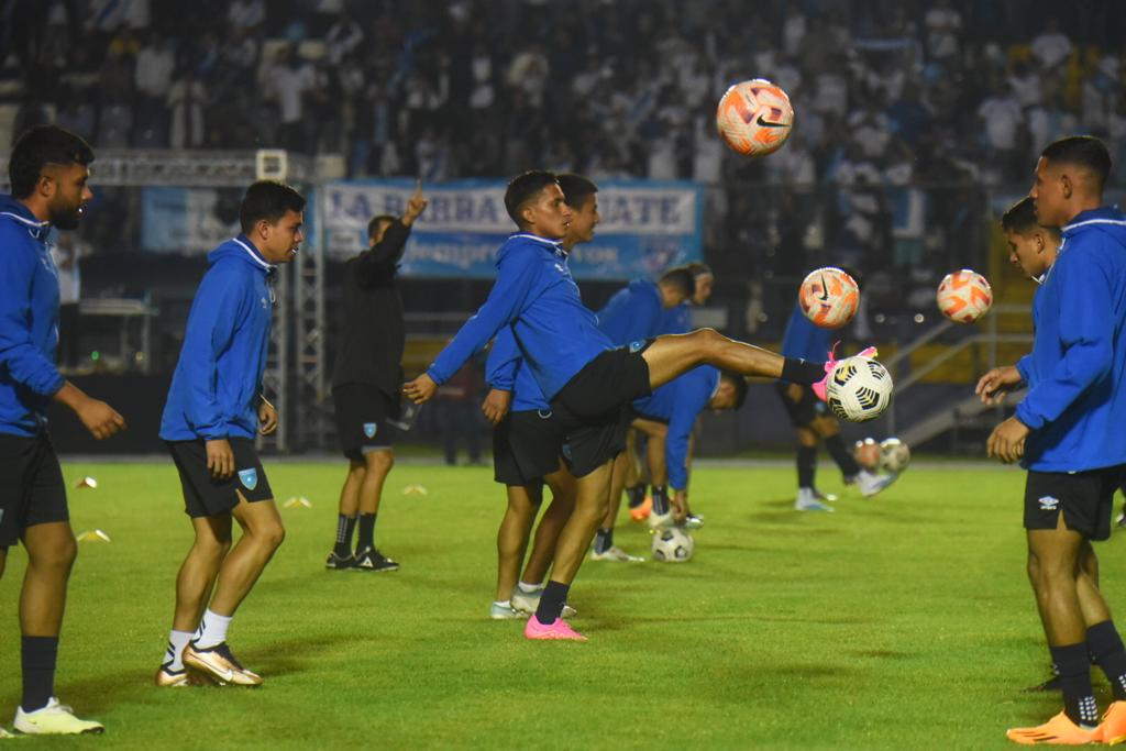 La Federación de Fútbol de Guatemala (Fedefut) y la aplicación Socio Manager llevaron a cabo este miércoles el 'Banderazo de Oro' | 