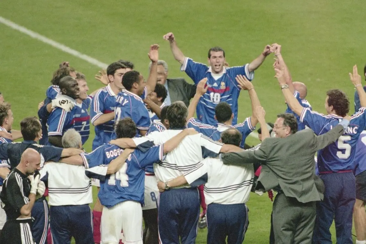 francia-campeon-del-mundo-1998-zinedine-zidane-julio-2023.jpg, 