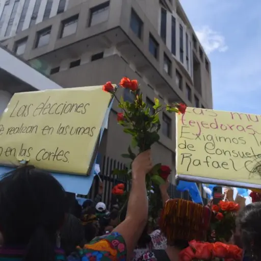 Manifestación frente al MP. Foto: Omar Solís