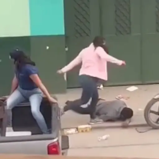 mujer-ataca-a-hombre-en-huehuetenango ,