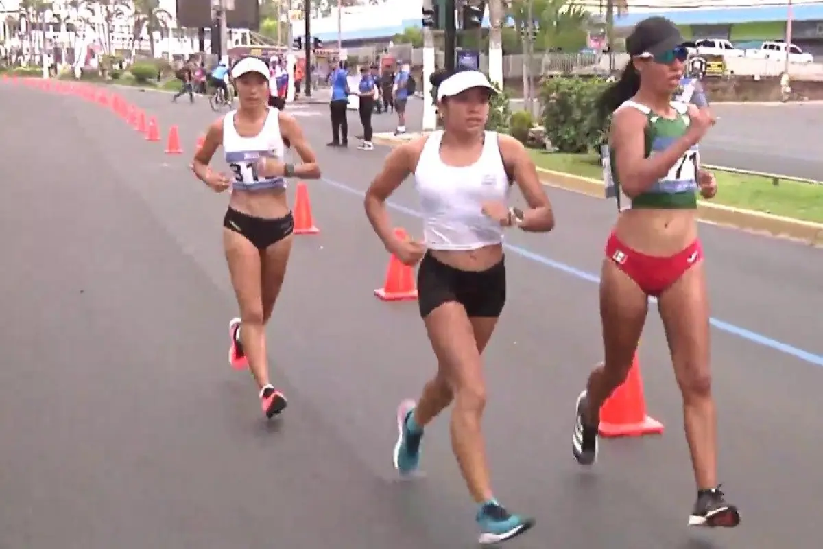 Las marchistas guatemaltecas María Peinado y Maritza Poncio se hicieron merecedoras de medallas en la prueba de 20 kilómetros de marcha., 