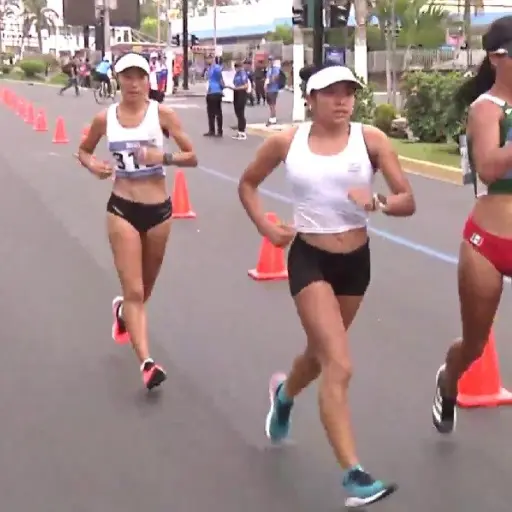Las marchistas guatemaltecas María Peinado y Maritza Poncio se hicieron merecedoras de medallas en la prueba de 20 kilómetros de marcha. ,