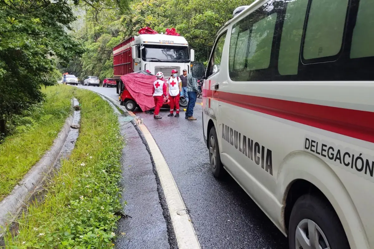 Camion-choca-contra-tuc-tuc-julio-2023.jpg, 