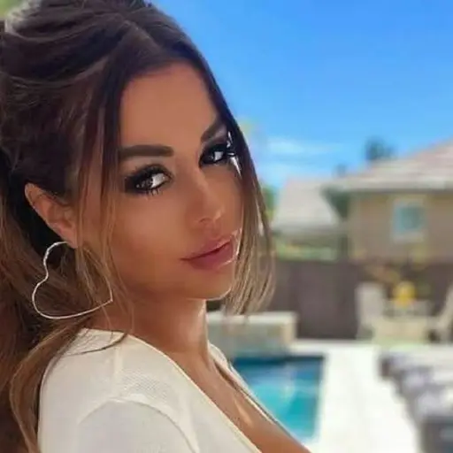 Julianne Kissinger ,