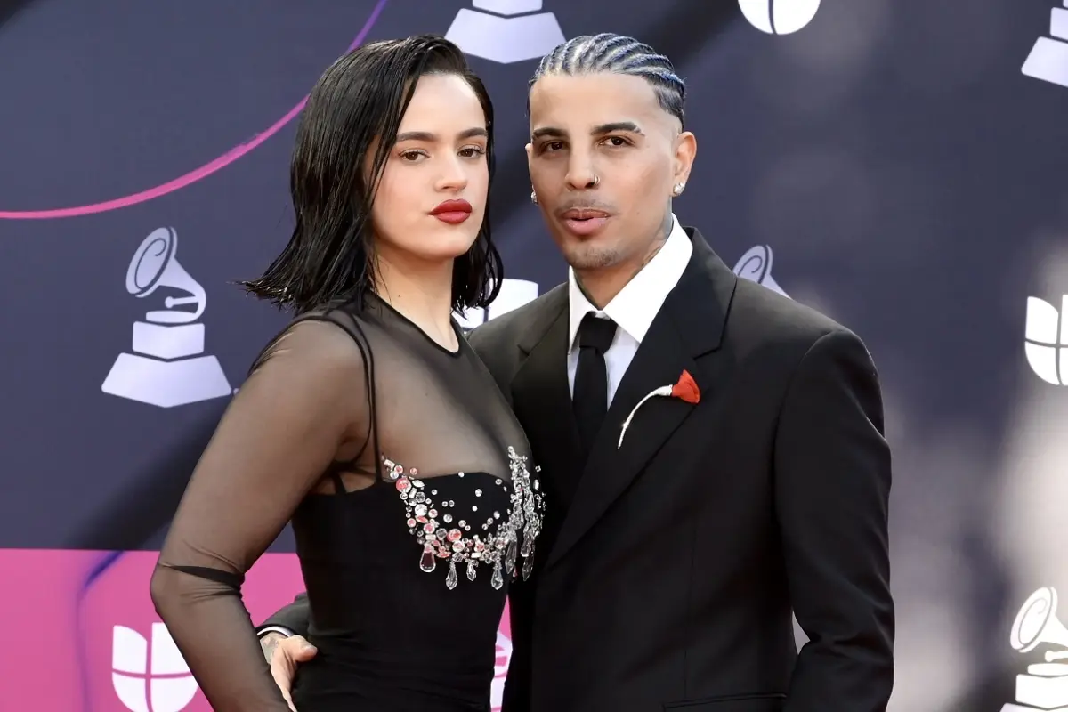 LAS VEGAS, NEVADA - NOVEMBER 17: ROSALÍA and Rauw Alejandro  attends The 23rd Annual Latin Grammy Awards at Michelob ULTRA Arena on November 17, 2022 in Las Vegas, Nevada. (Photo by Manny Hernandez/Wireimage)