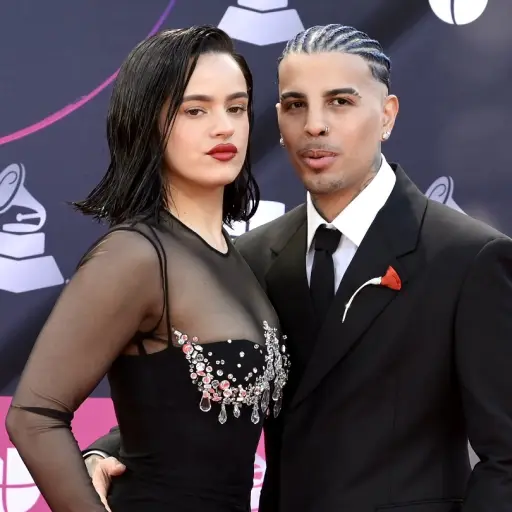 LAS VEGAS, NEVADA - NOVEMBER 17: ROSALÍA and Rauw Alejandro  attends The 23rd Annual Latin Grammy Awards at Michelob ULTRA Arena on November 17, 2022 in Las Vegas, Nevada. (Photo by Manny Hernandez/Wireimage)