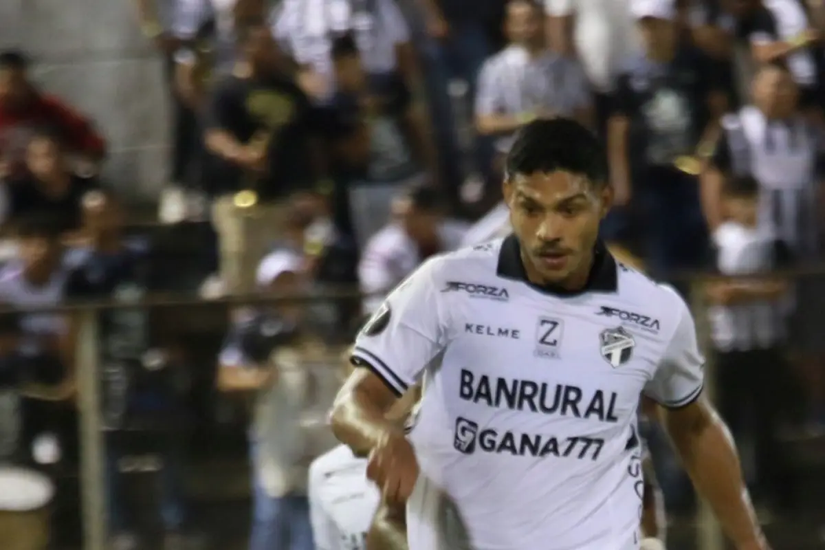 goles-de-comunicaciones-y-xelaju-destacados-por-concacaf-agosto-2023.jpg, 