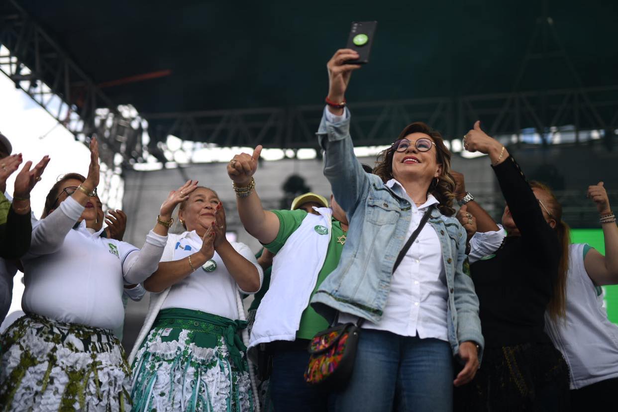 cierre-campaña-une-sandra-torres-emisoras-unidas4 | 