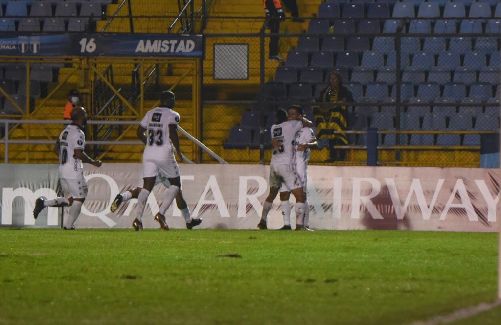 Celebración de Comunicaciones ante el Real España | 