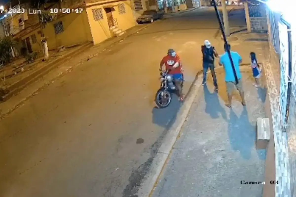 Captura de pantalla video de Twitter. 