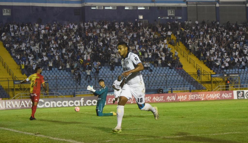 Celebración de Comunicaciones ante Herediano | 