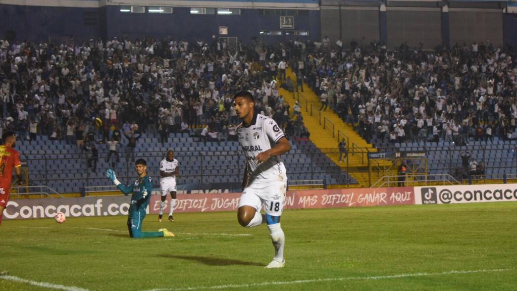 Celebración de Comunicaciones ante Herediano | 