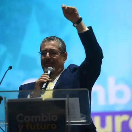 El presidente electo, Bernardo Arévalo planteará un amparo en la CSJ. Foto EU