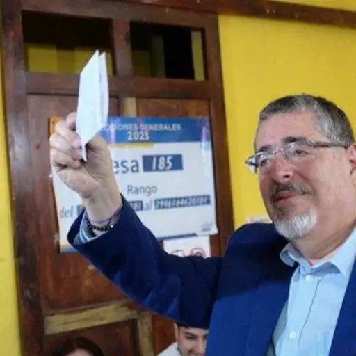 Twitter / @BArevalodeLeon