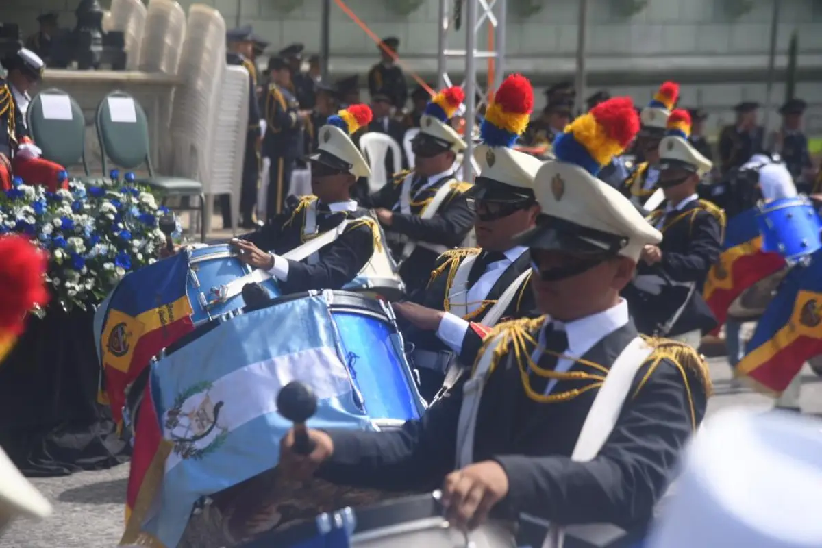 Las bandas harán un recorrido de al menos 2.5 kilómetros., Archivo.