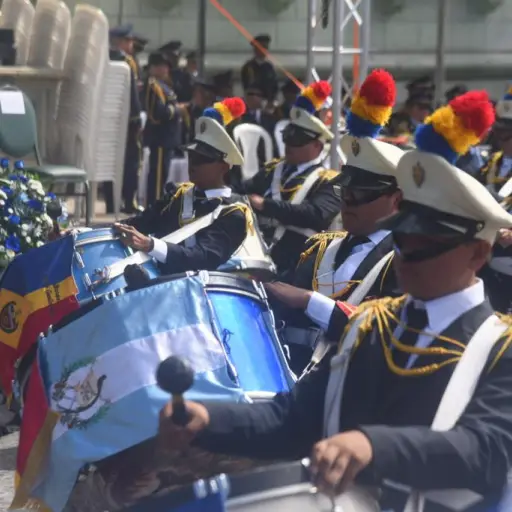 Las bandas harán un recorrido de al menos 2.5 kilómetros. ,Archivo.