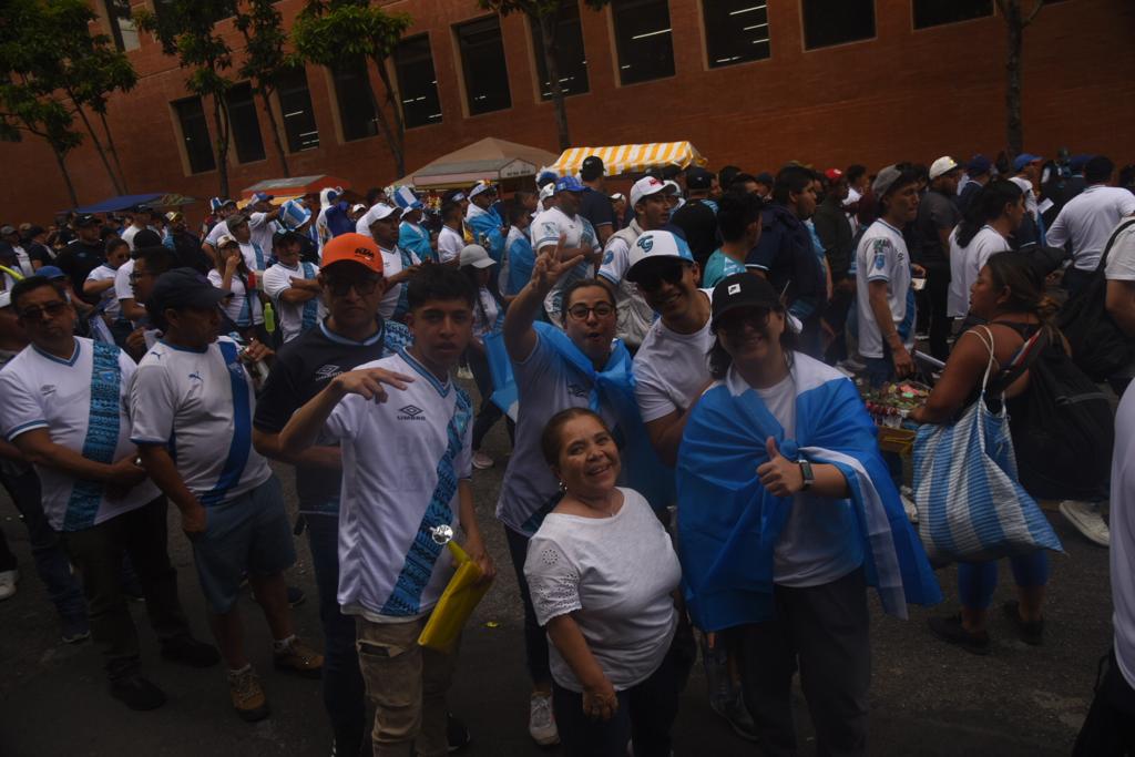 afición responde en el partido entre Guatemala y Panamá (1) | 