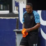 Nathaniel Méndez-Laing en un entreno en el CAR - FFG