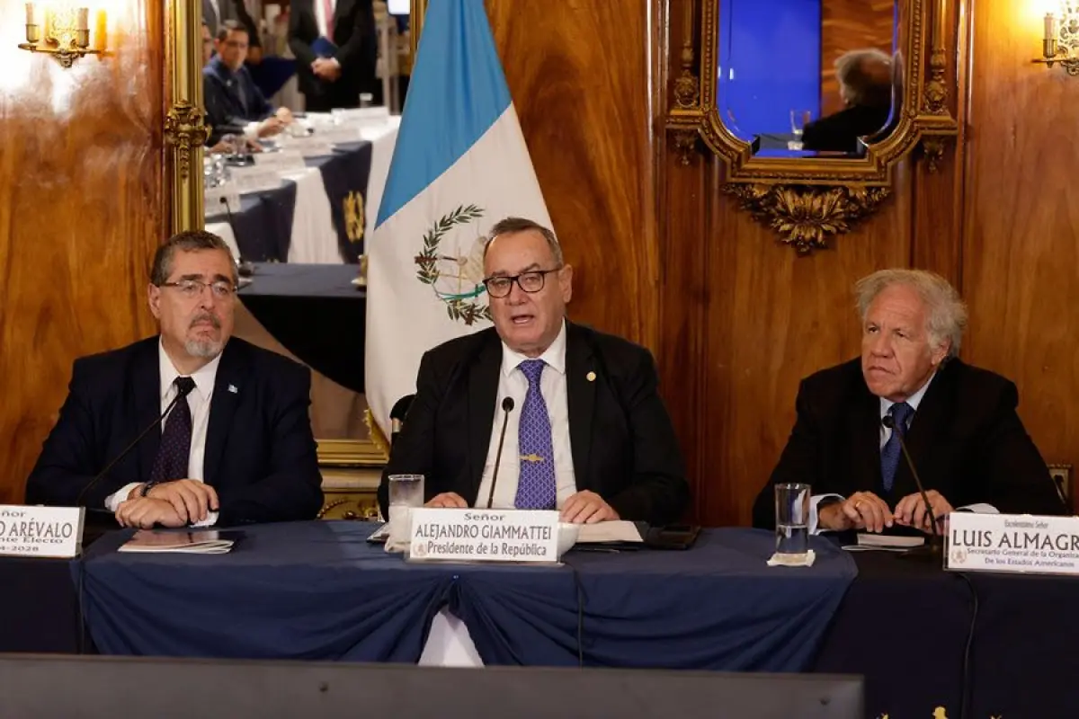 bernardo-arevalo-alejandro-giammattei-primera-reunion-transicion-mando.jpg, 