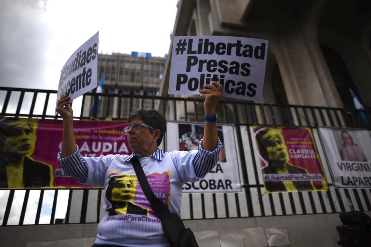 manifestacion-abogada-claudia-gonzalez-tribunales-emisoras-unidas1 | 