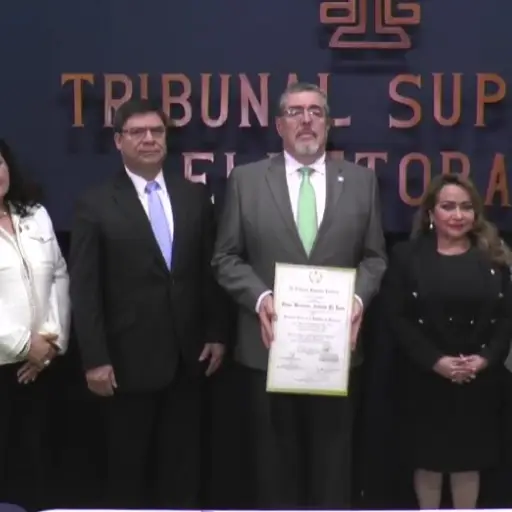 tse-entrega-credenciales-binomio-semilla-emisoras-unidas6 ,