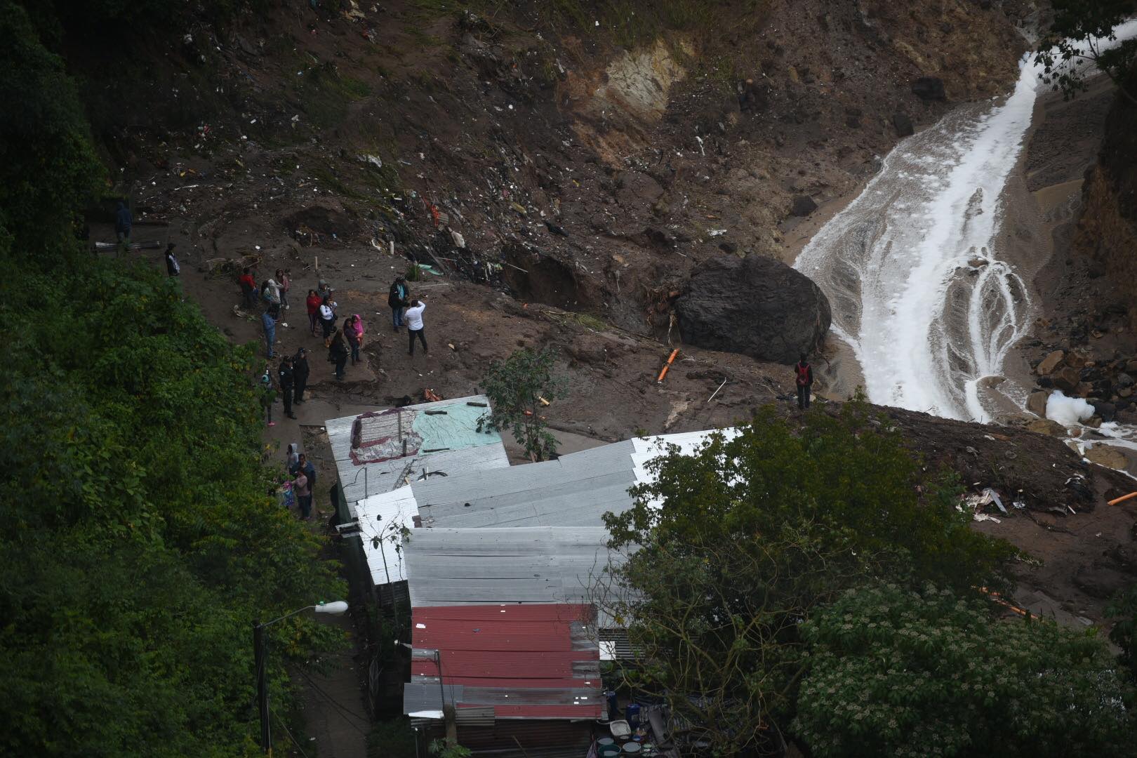 desaparecidos-lluvias-puente-el-naranjo-emisoras-unidas19 | 