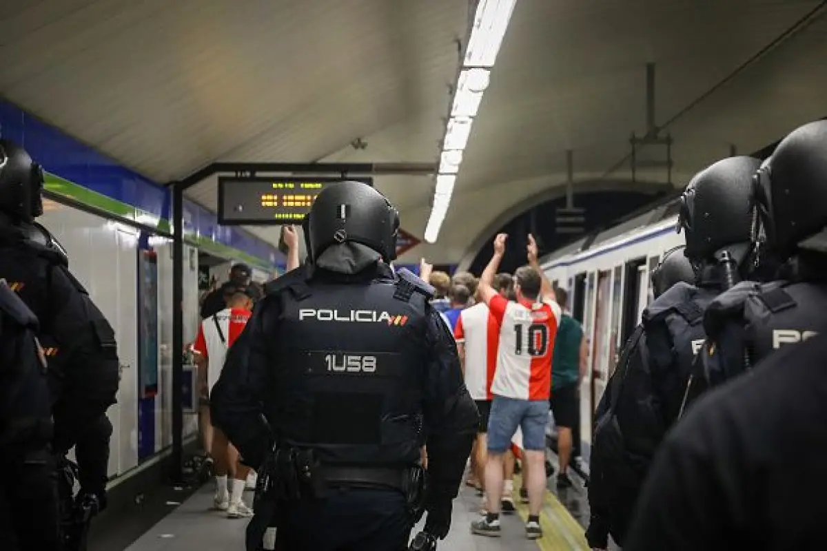 aficionados-feyenoord-detenidos-1.jpg, 