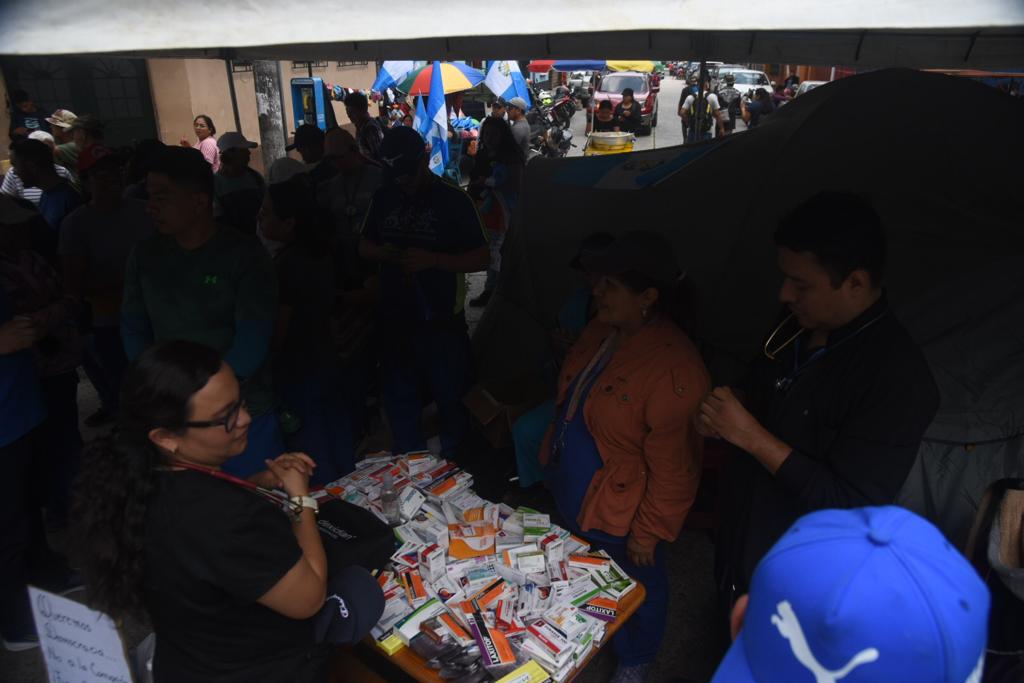 medicos-atienden-manifestantes-ministerio-publico-emisoras-unidas1 | 