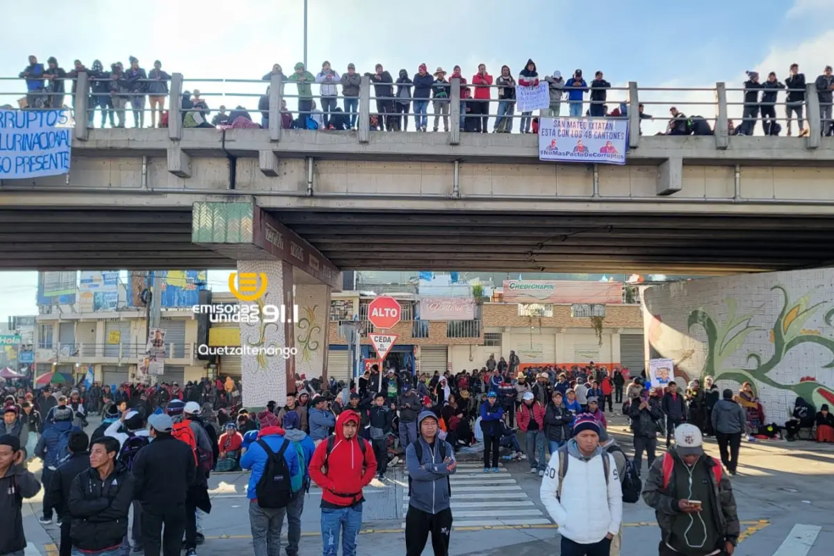 Bloqueo en Cuatro Caminos, San Cristóbal, Totonicapán. Foto: EU Departamental