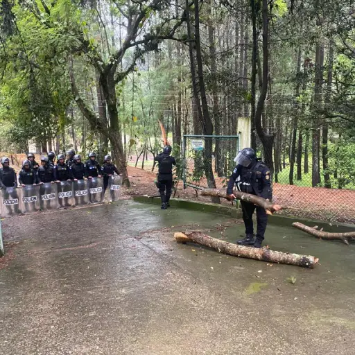 Presencia de fuerzas de seguridad en planta tras incidente. Foto: Empagua
