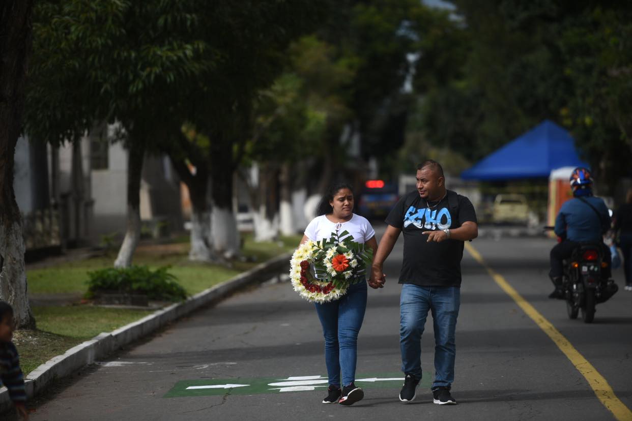 cementerio-general-dia-santos-1-noviembre-emisoras-unidas4 | 