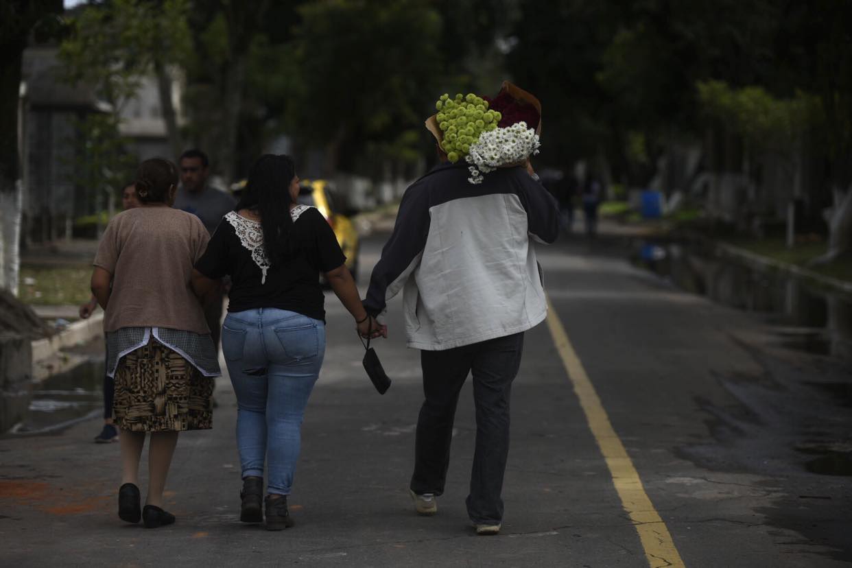 cementerio-general-dia-santos-1-noviembre-emisoras-unidas5 | 