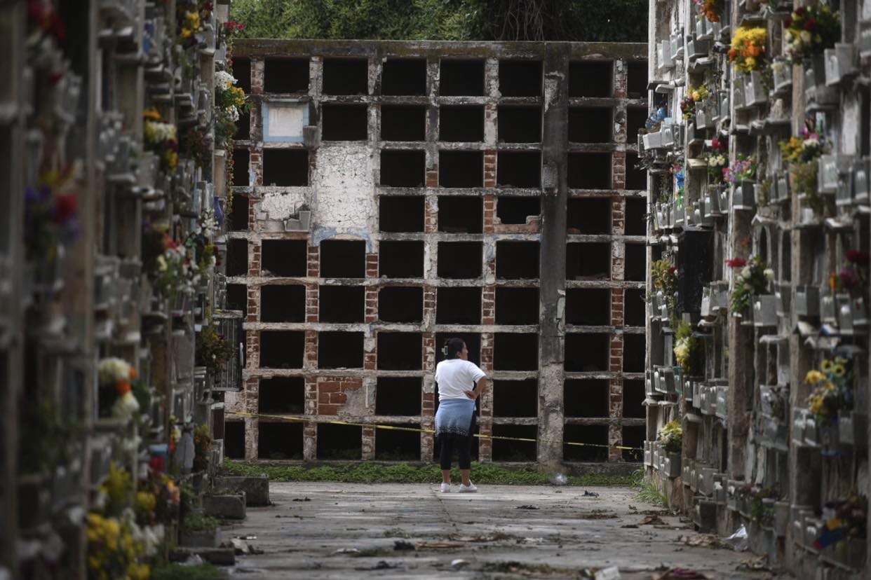 cementerio-general-dia-santos-1-noviembre-emisoras-unidas6 | 