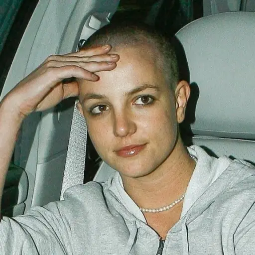 Britney Spears se rapó octubre 2023 ,