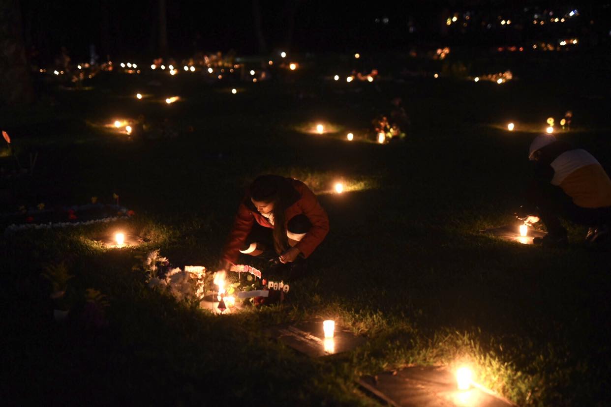 homenaje-luz-cementerio-los-parques-11 | 