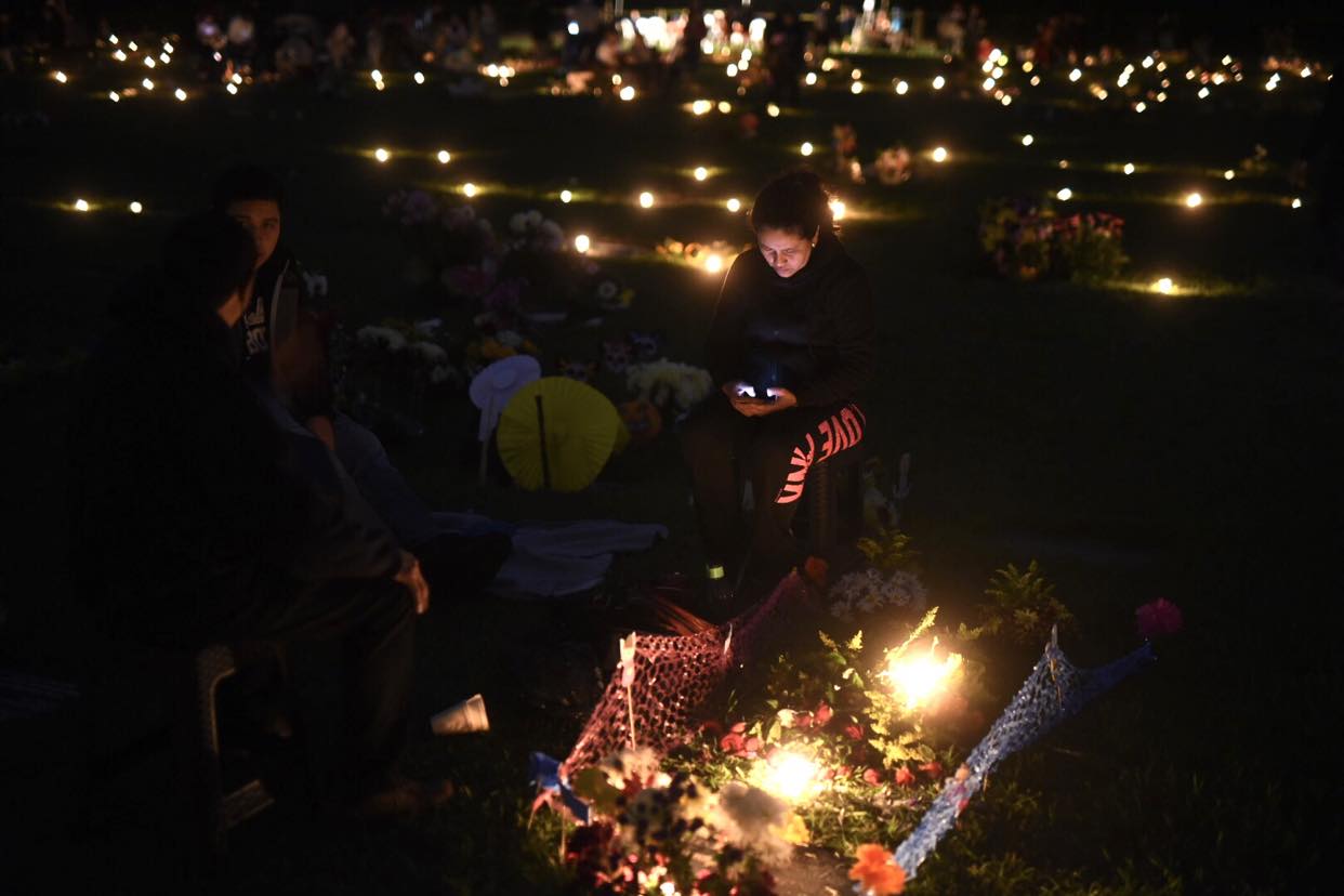 homenaje-luz-cementerio-los-parques-5 | 