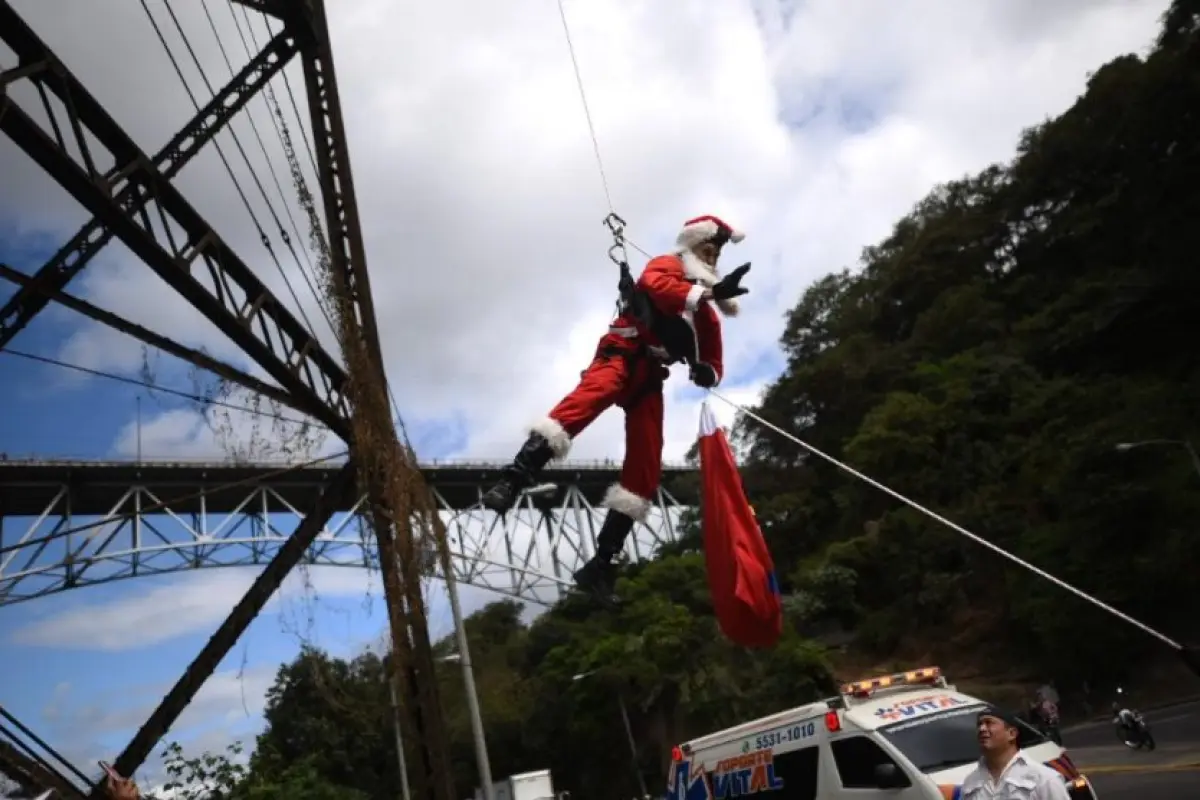 santa-claus-puente-las-vacas-3-990x556-1.jpg, 