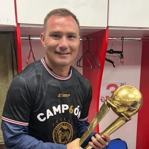 Kenner Gutiérrez anuncia su salida de Xelajú MC ,